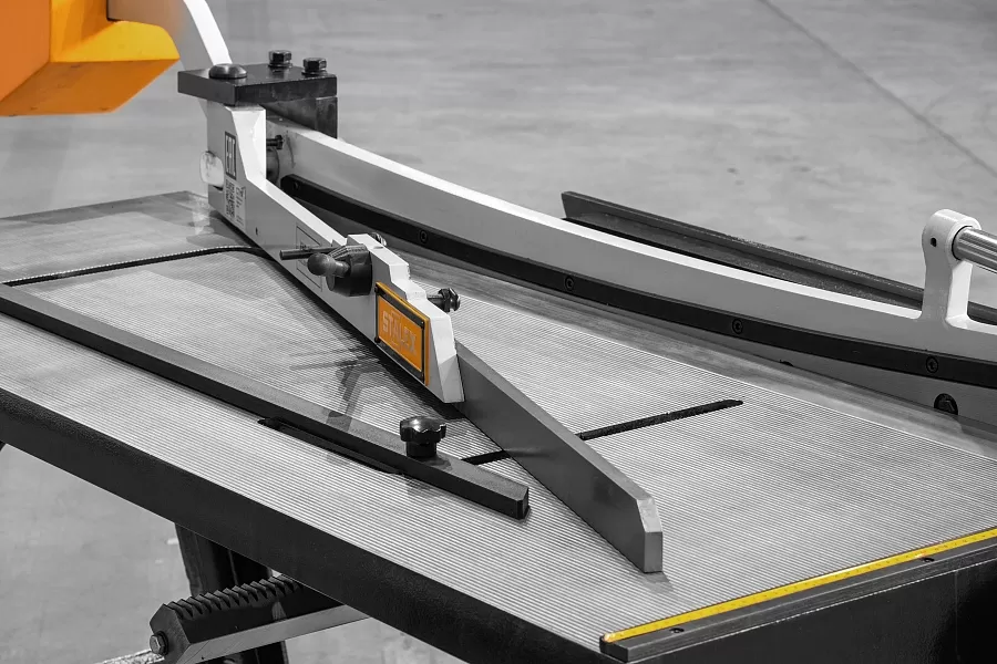 Гильотина ручная сабельного типа Stalex KHS-1250