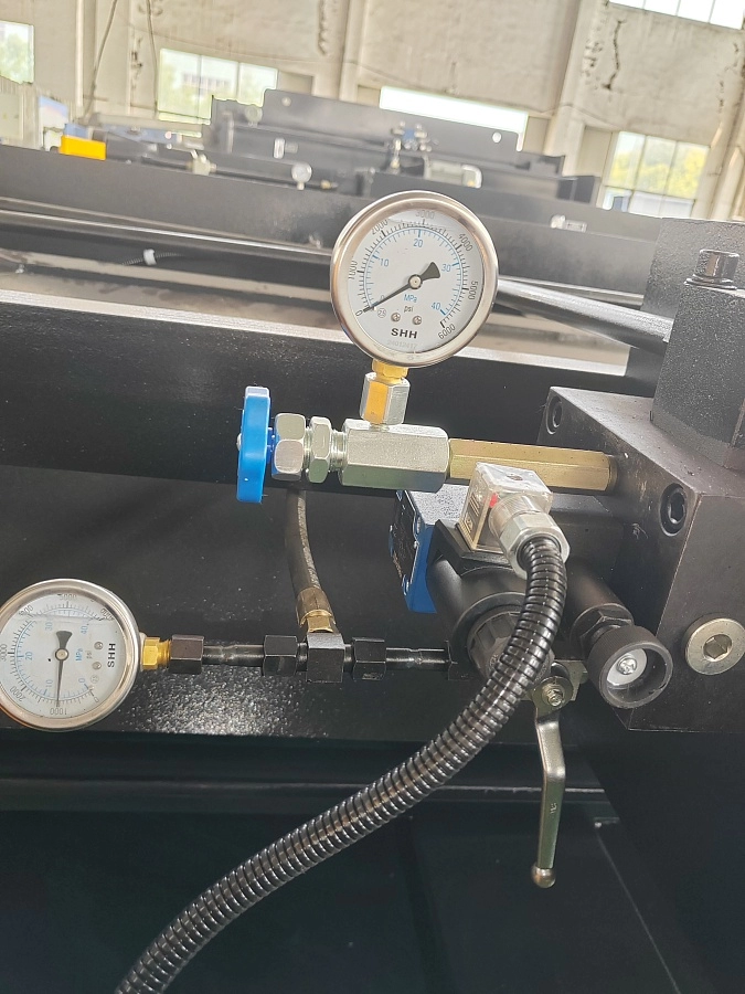 Гильотина гидравлическая Stalex HSB 2500x12