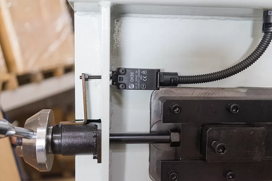 Станок ленточнопильный с гидроразгрузкой STALEX BS-2114Т